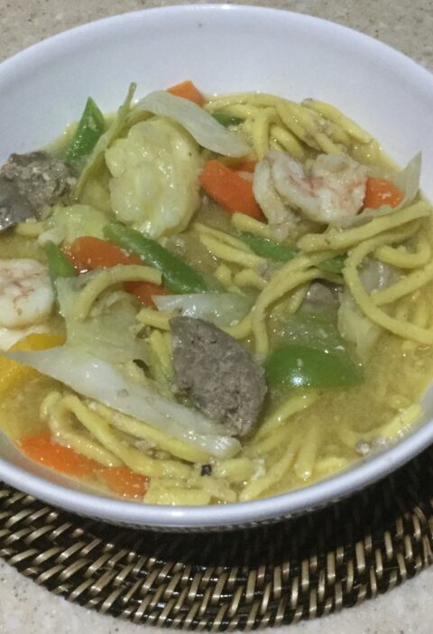 Lomi noodles with vegetables and meat - MMK