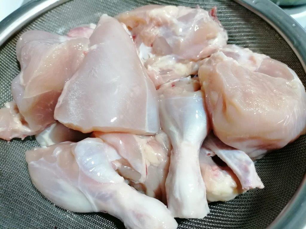Chicken pieces for chicken kacchi biryani
