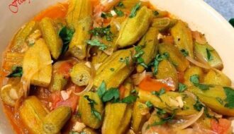 Okra and fresh tomatoes on a plate