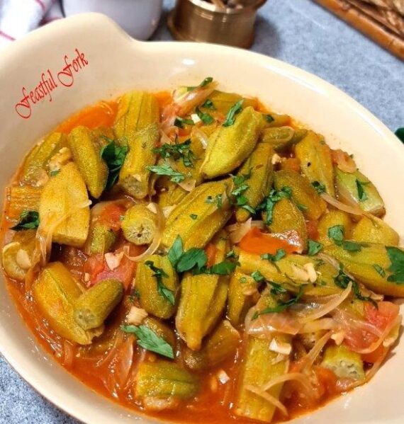 Okra and fresh tomatoes on a plate